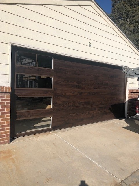 Wood-look flush door with side windows