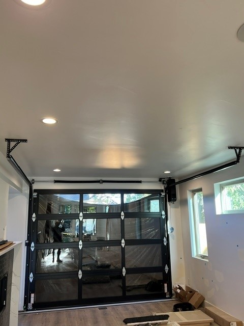 Full-view tinted glass patio door