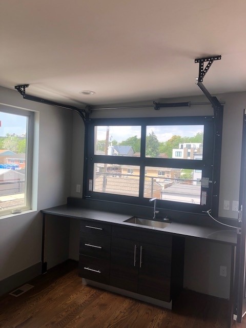 Full-view glass bar door