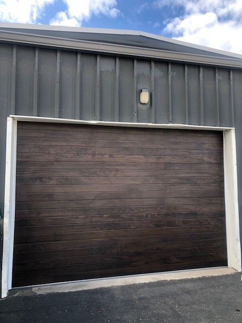 Wood-pattern flush door