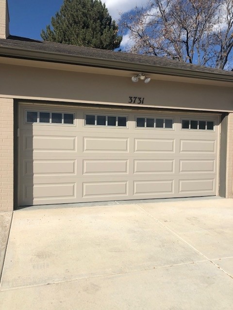 Almond long-panel door with windows